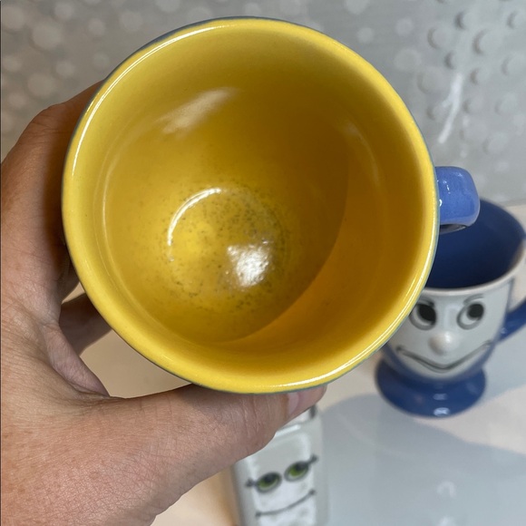 Vintage Gryphon Ware Blue 3D Mugs & Salt Shaker - Picture 9 of 12